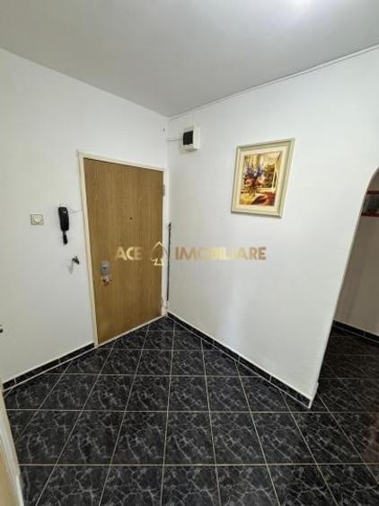 Apartament cu 3 camere decomandat, mobilat în Berceni