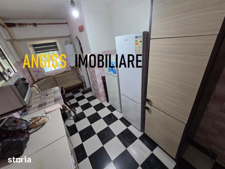 Apartament cu 3 camere decomandat în Babadag