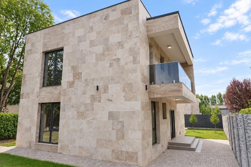 Casă individuală cu 5 camere cu Garaj în Tunari