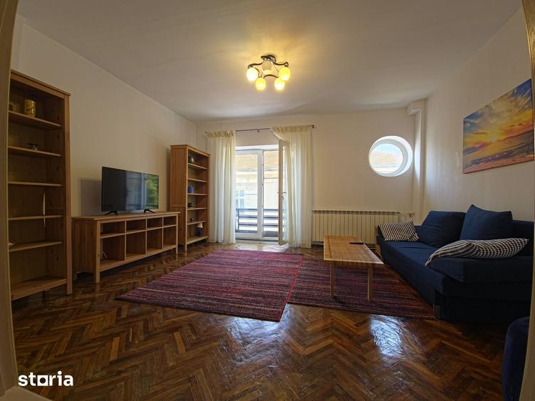 Apartament cu 3 camere semidecomandat în Central