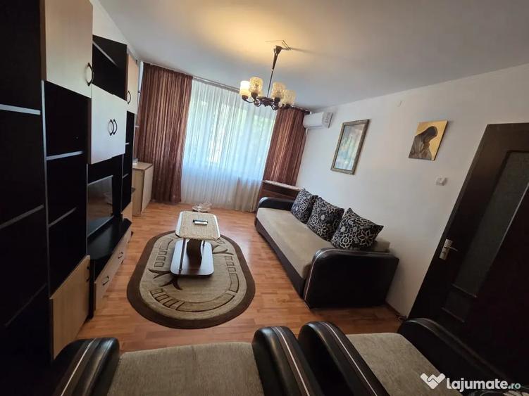 Apartament cu 2 camere decomandat în Păcii