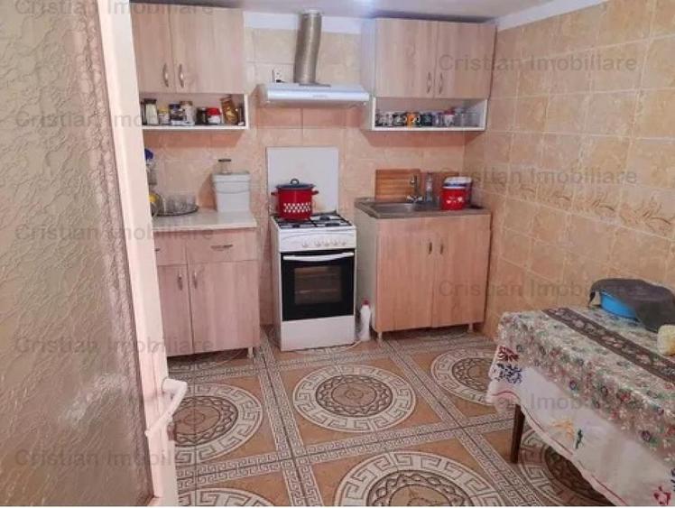 Casă cu 4 camere cu Canalizare în Lacu Dulce