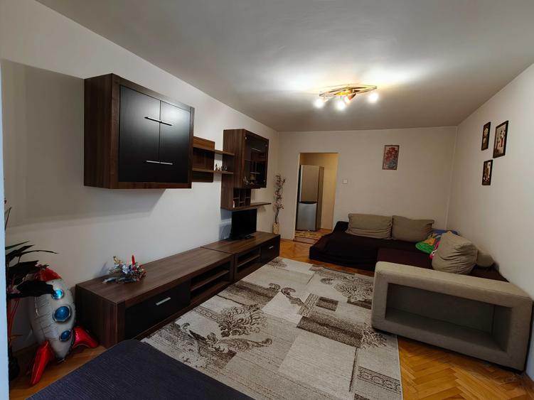 Apartament cu 2 camere semidecomandat în Central