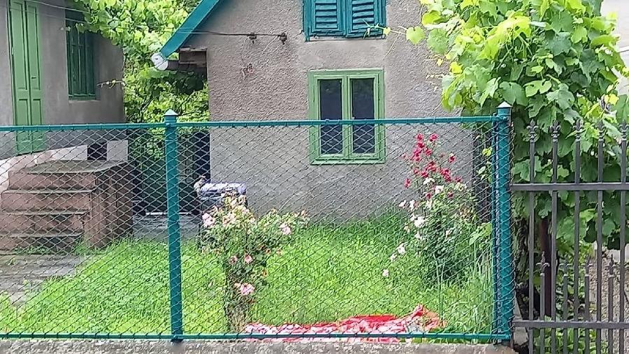 Casă cu 4 camere cu Teren 1000 Mp în Sasca Montană