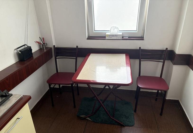 Apartament cu 3 camere decomandat, mobilat în Valea Ialomiței