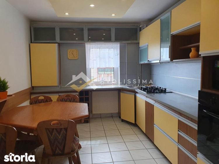 Apartament cu 3 camere decomandat, mobilat în Central