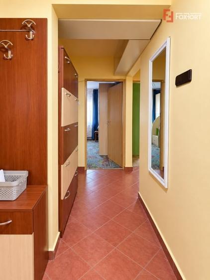 Apartament cu 3 camere decomandat, mobilat în Soarelui
