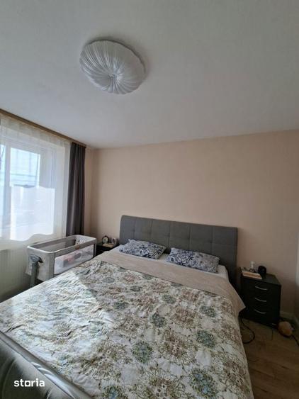 Apartament cu 4 camere decomandat în Progresul