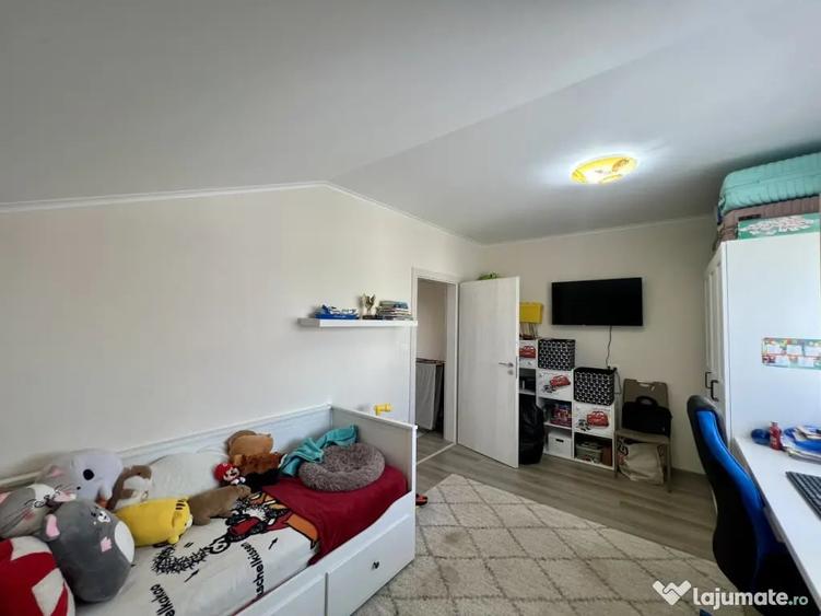 Casă cu 3 camere cu Teren 250 Mp în Giroc