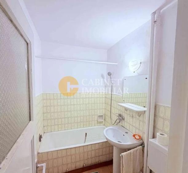 Apartament cu 2 camere semidecomandat în Piața Unirii