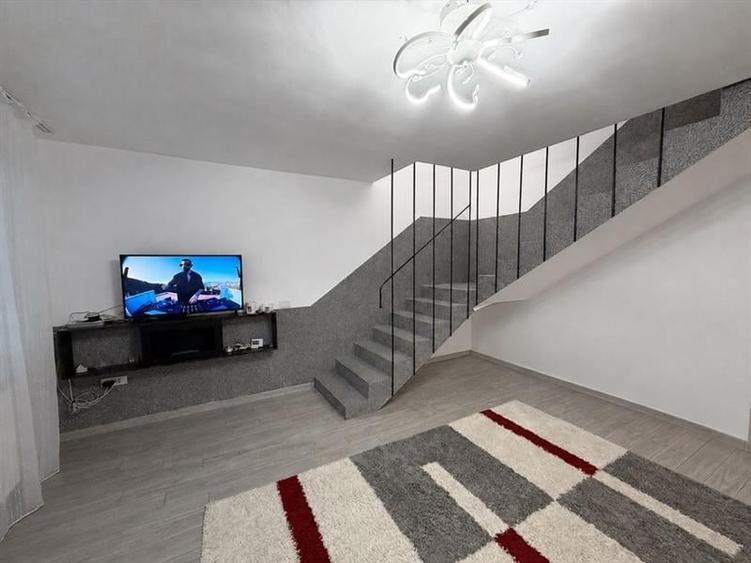 Apartament cu 4 camere decomandat în Central