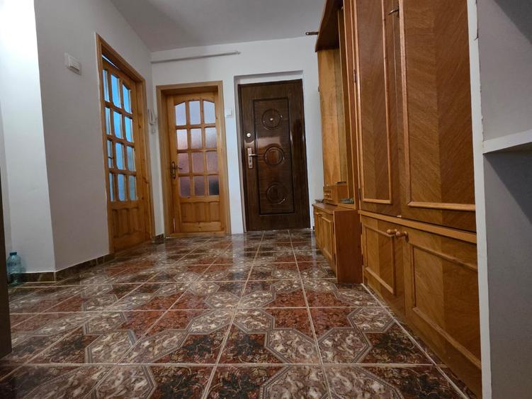 Apartament 2 camere (Calea ferata langa DGASPC (Protectia Copilului )  ET.3 - 6