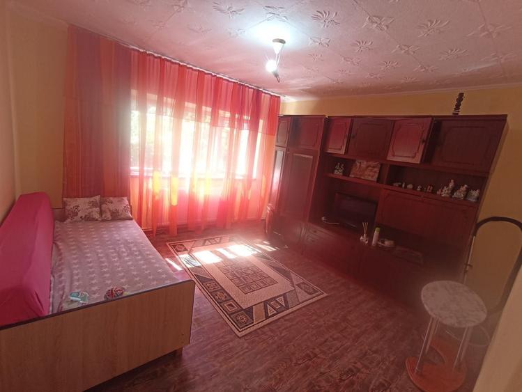 Garsonieră decomandată în Central