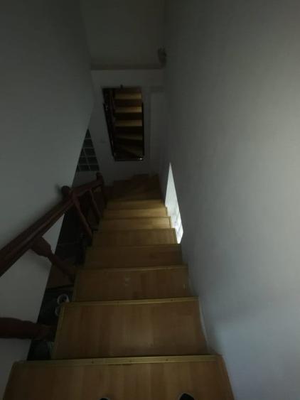 Casă cu 4 camere cu Teren 200 Mp în Apărătorii Patriei
