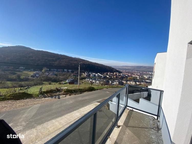 Casă cu 4 camere cu Teren 500 Mp în Florești