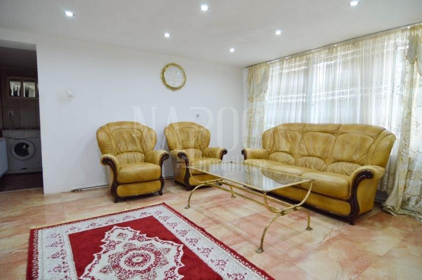 Casă individuală cu 6 camere cu Canalizare în Iris