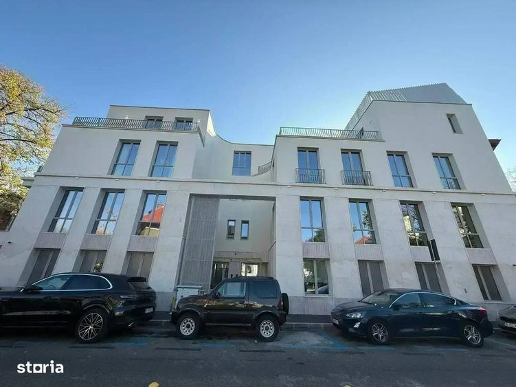 Apartament cu 4 camere în Armeneasca