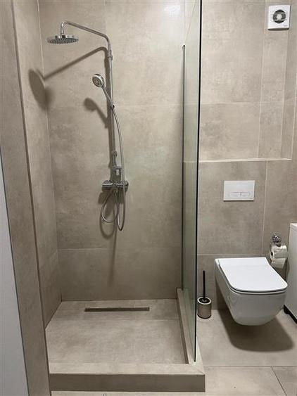 Apartament cu 4 camere decomandat, mobilat în Aeroport