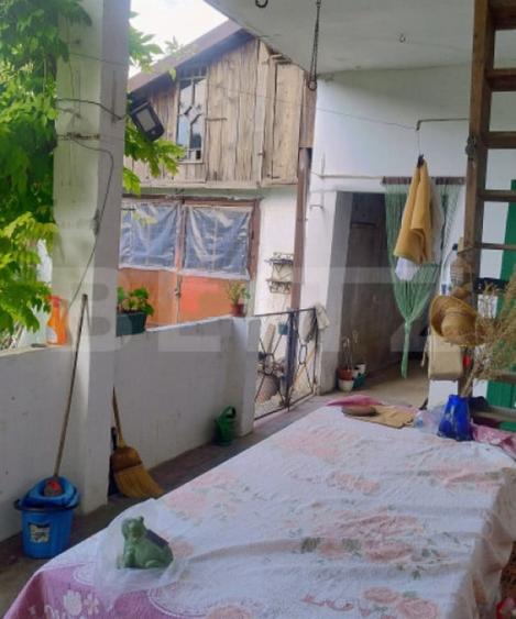 Casă cu 4 camere cu Teren 7729 Mp în Central