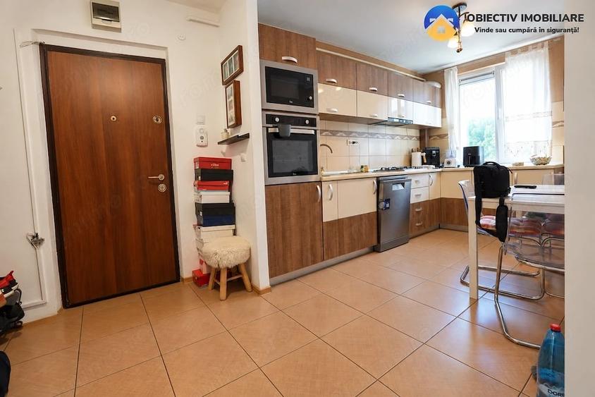 Apartament cu 3 camere semidecomandat în Central