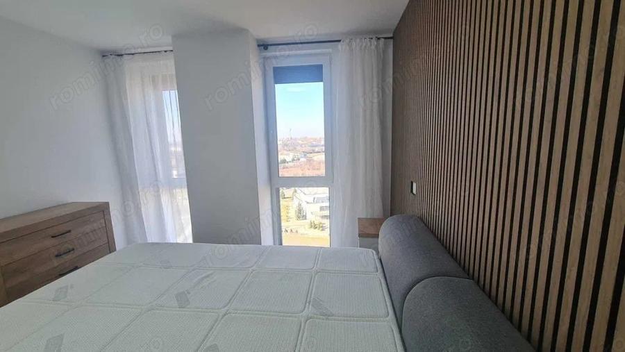 Apartament cu 3 camere semidecomandat în Soarelui