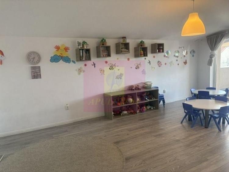 Casă individuală cu 10 camere cu Canalizare în Drumul Sării