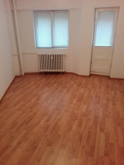 Apartament cu 2 camere decomandat în Crângași