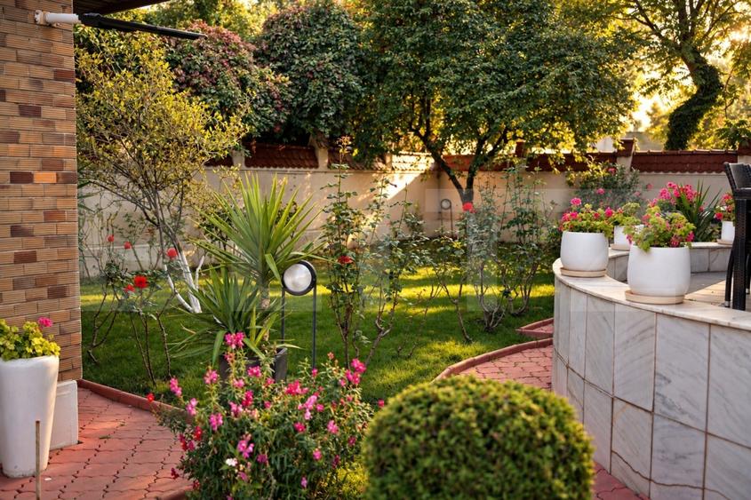 Casă individuală cu 9 camere cu Piscina în Central