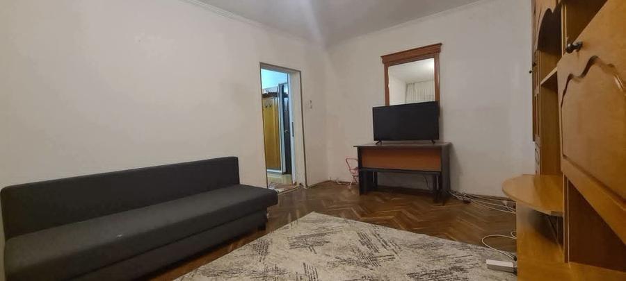 De vanzare apartament cu 2 camere, central, Bloc BR, et. 2, 76.000 euro - 1