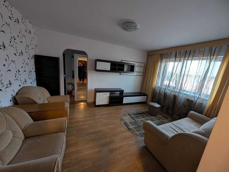 Apartament cu 2 camere semidecomandat în Central