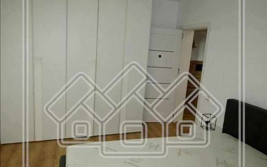 Apartament cu 3 camere nedecomandat în Hipodrom 3
