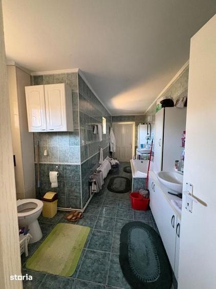 Casă cu 5 camere cu Teren 1600 Mp în Săcălășeni