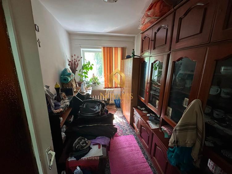 Apartament cu 3 camere decomandat în Central