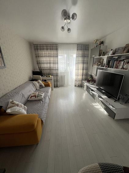 Apartament cu 3 camere decomandat în Nicolae Bălcescu