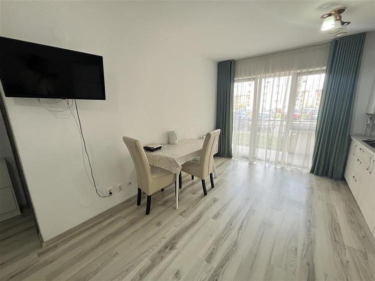 Apartament cu 2 camere semidecomandat, mobilat în Industrial Vest
