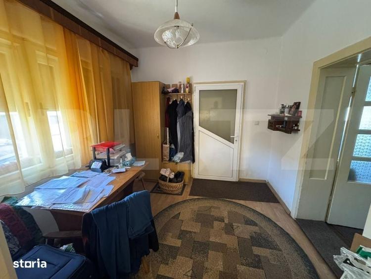 Casă cu 4 camere în Vinerea