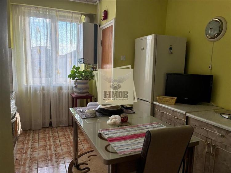 Apartament cu 3 camere decomandat, mobilat în Mihai Viteazul