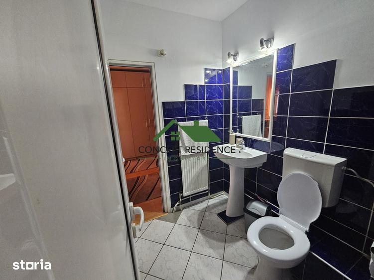 Apartament cu 4 camere decomandat în Traian
