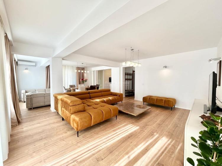 Casă cu 4 camere cu Teren 178 Mp în Central