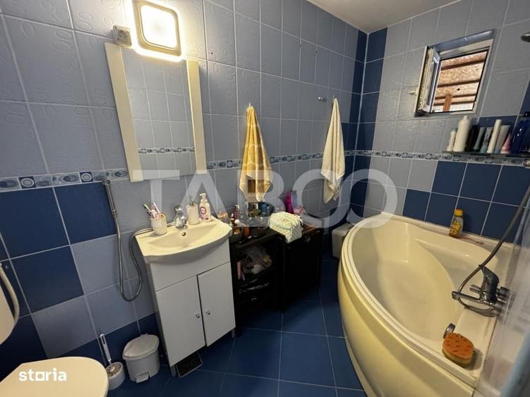 Apartament cu 4 camere semidecomandat, mobilat în Lazaret