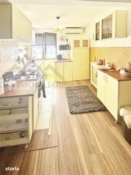 Apartament cu 2 camere decomandat în Săsar