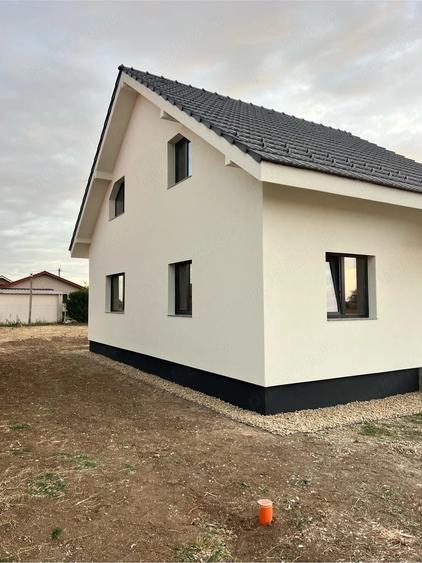 Casă cu Teren 550 Mp în Central