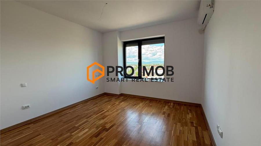 Apartament cu 4 camere decomandat în Obor