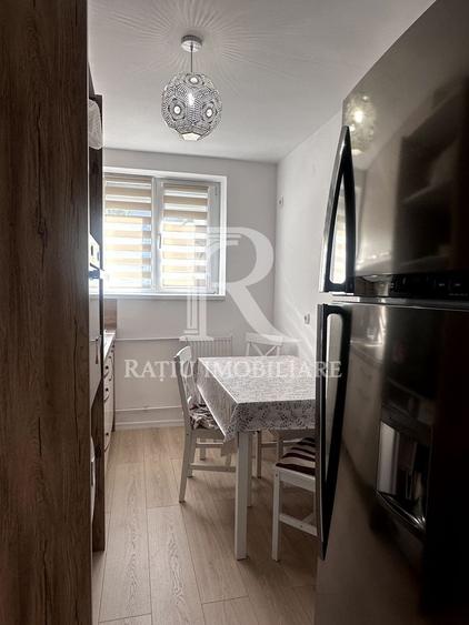 Apartament cu 2 camere decomandat, mobilat în Central