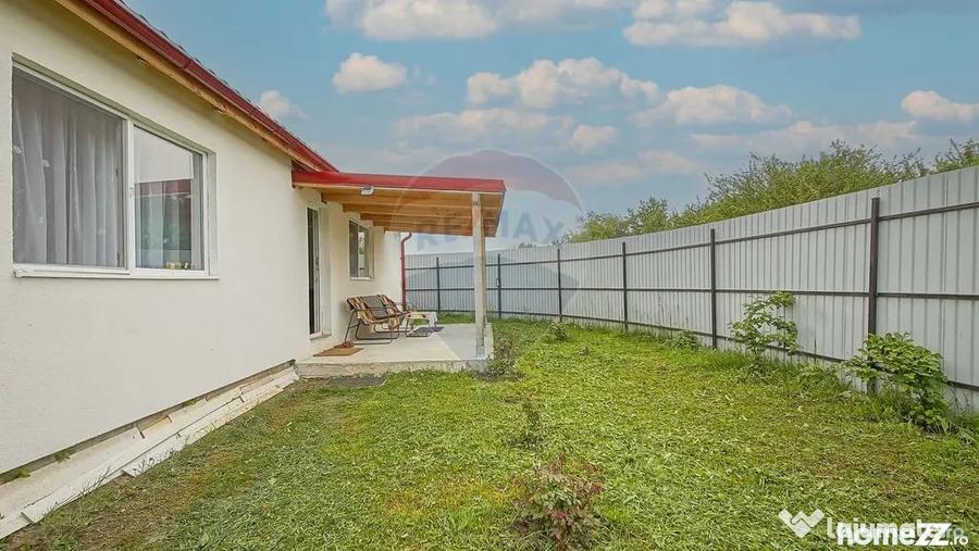 Casă cu 2 camere cu Teren 380 Mp în Podu Oltului