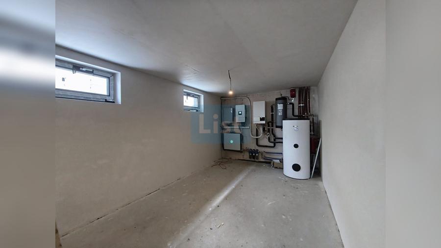 Casă cu 5 camere cu Teren 479 Mp în Sopor