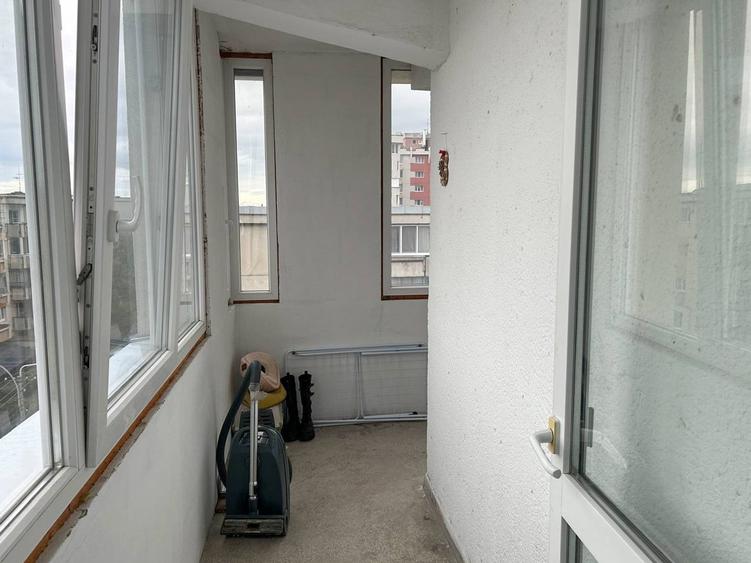 Apartament cu 2 camere decomandat în Între Lacuri