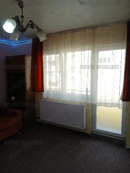 Garsonieră decomandată în Steaua