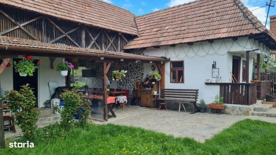 Casă cu 4 camere în Albești
