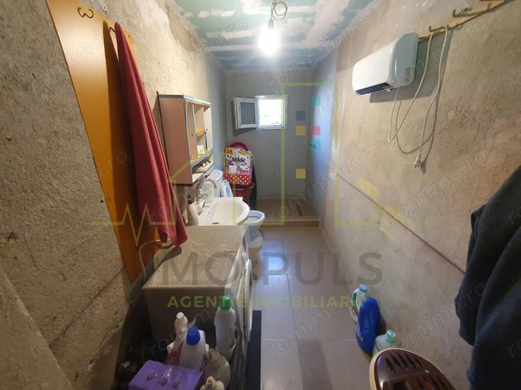 Casă cu 2 camere cu Teren 421 Mp în Plopi
